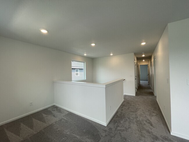 Building Photo - 2696 N Red Shoulder Ln