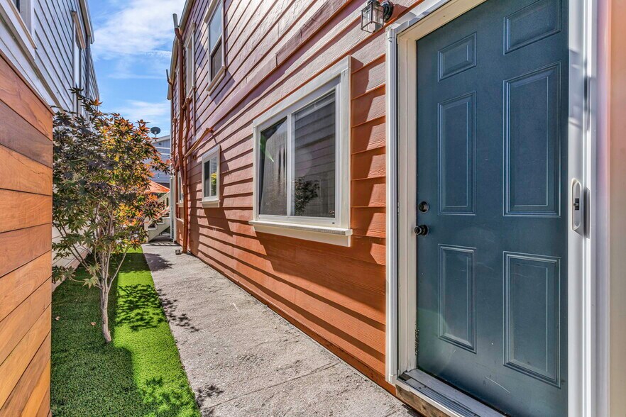 Building Photo - 1423 11th St