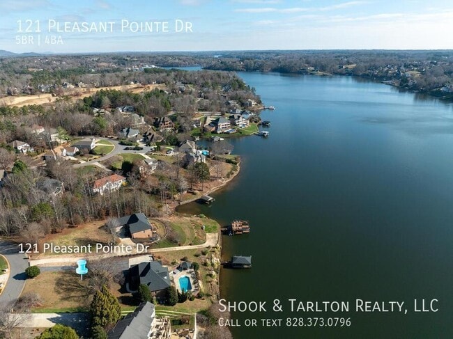 Building Photo - 121 Pleasant Point Dr