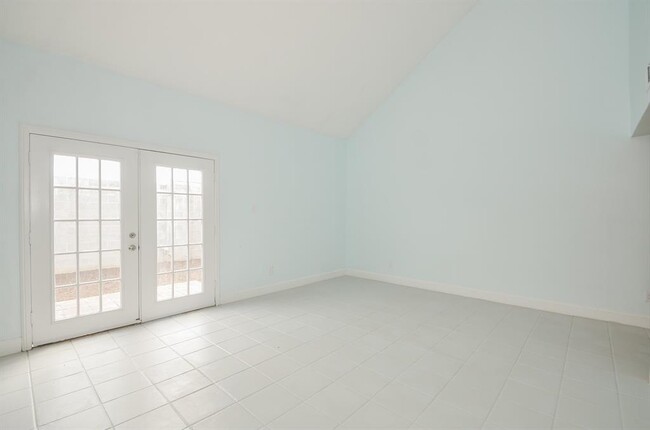 Building Photo - 5303 Lost Forest Dr