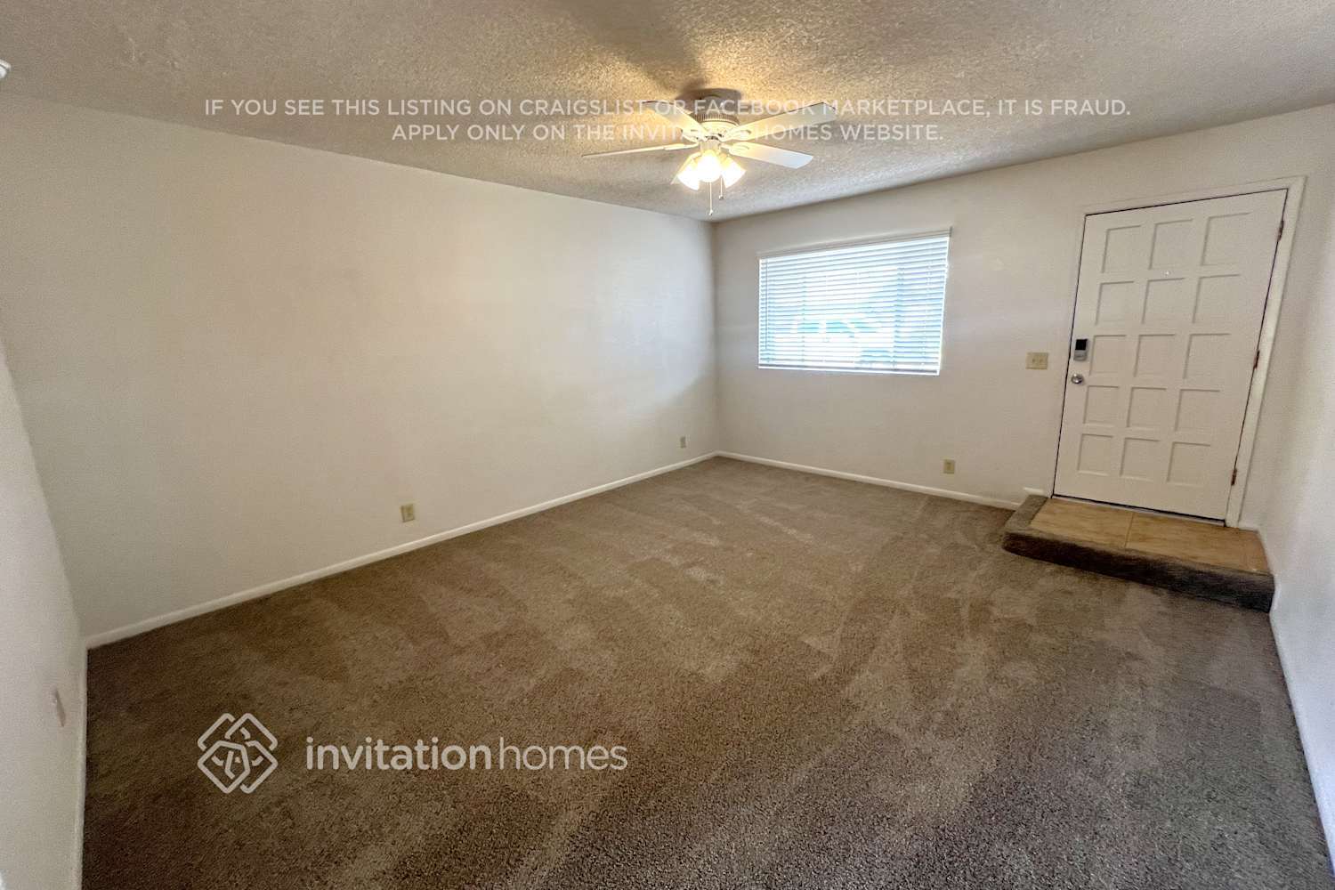 Building Photo - 1129 E Hampton Cir