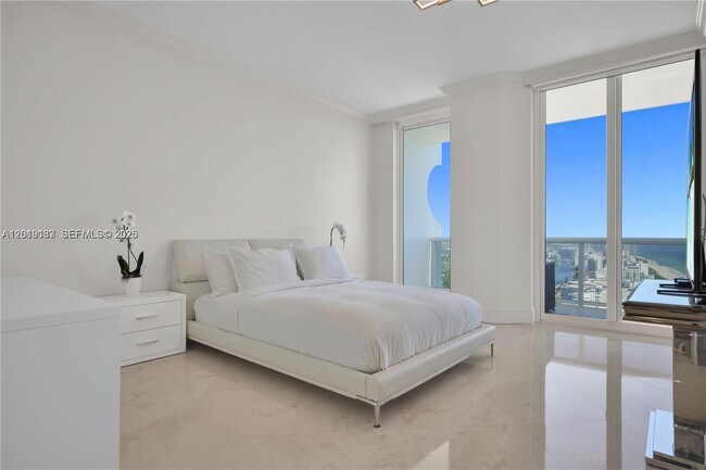 Building Photo - 4779 Collins Ave