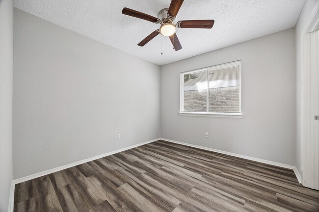 Building Photo - 6907 Grant Dr