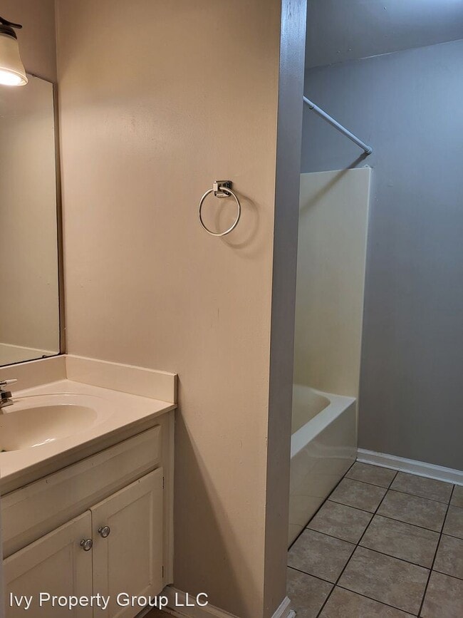 Building Photo - 3 br, 2 bath House - 3664 DellingDowns Dr.