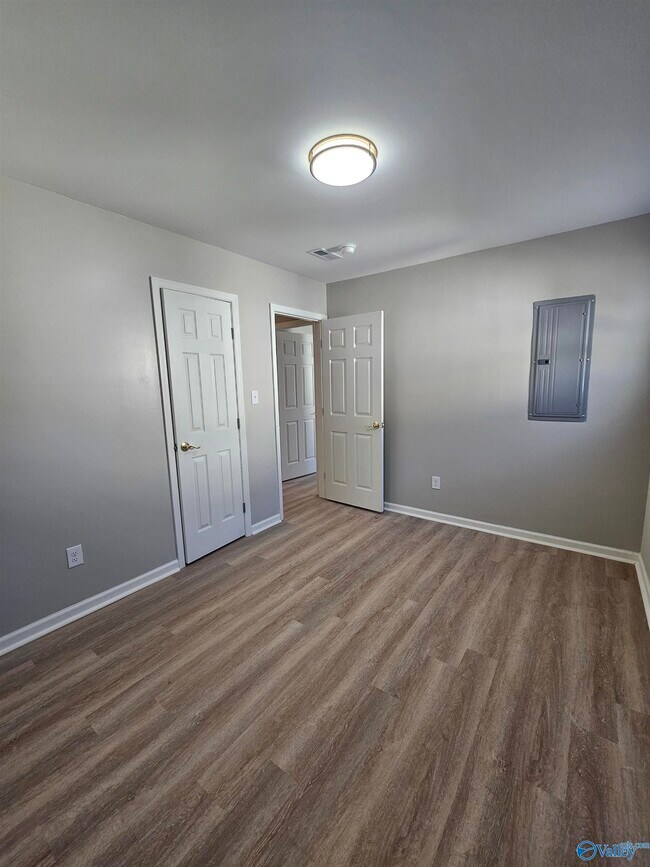 Building Photo - 3210 Delia Ln NW