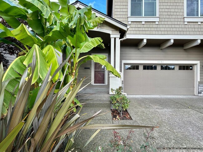 Building Photo - Gorgeous 4 Bed, 2.5 Bath Tuscany Home!