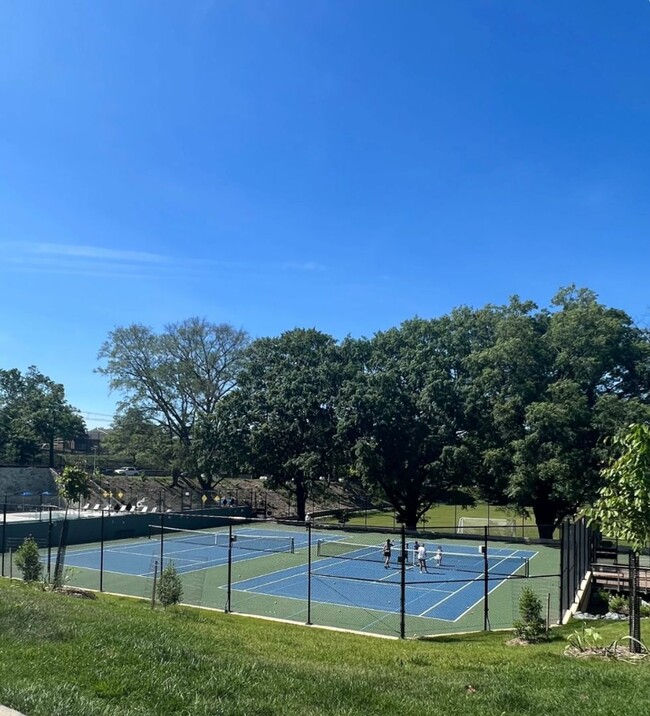 Building Photo - Cleveland Park with views