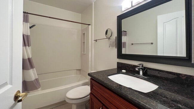 Building Photo - 4755 Templeton St