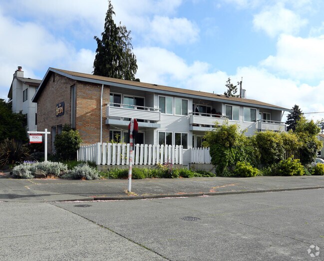 Primary Photo - Heidi Apartments