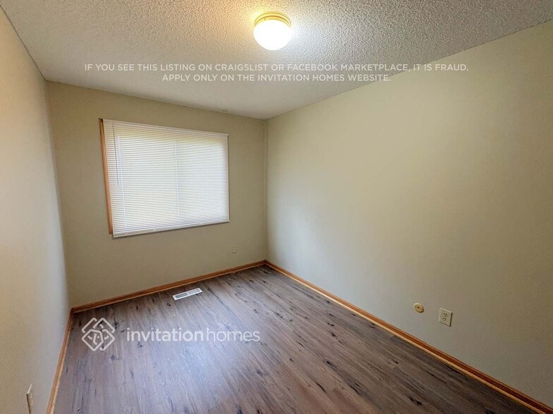 Building Photo - 21020 Floral Bay Dr N