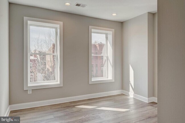 Building Photo - Stunning End-Rowhouse 4/Bedrooms, 4.5 Baths, in Shaw/Truxton Circle – Bathed in Natural Light!
