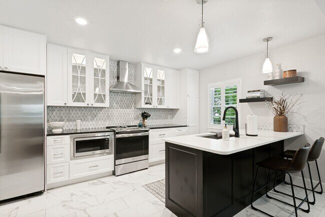 Building Photo - 488 E Olmos Dr