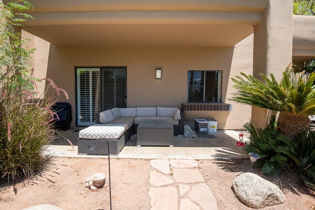 Building Photo - 67421 Toltec Ct