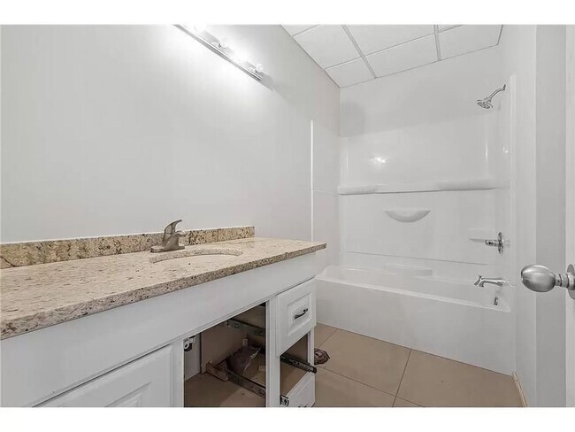 Building Photo - 431 S 7th St