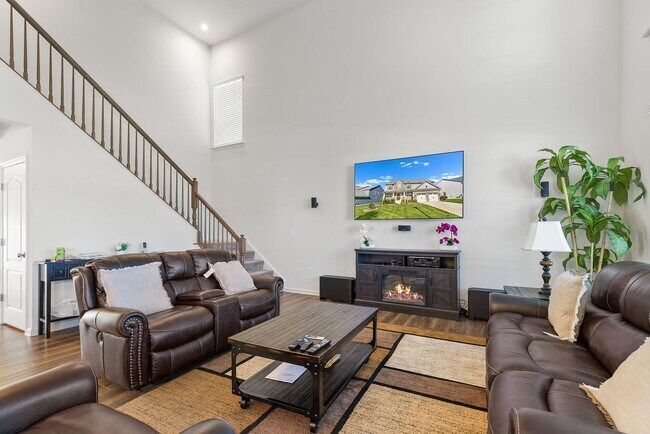 Building Photo - EMBREY MILL - STAFFORD - HUGE 6 BEDROOM HOME