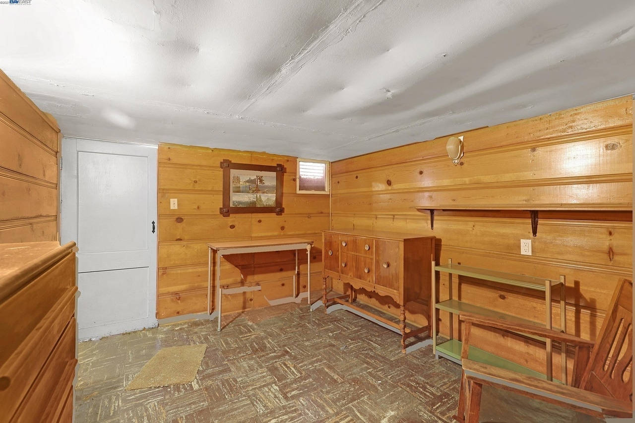 Extra room basement - 129 Oakes Blvd