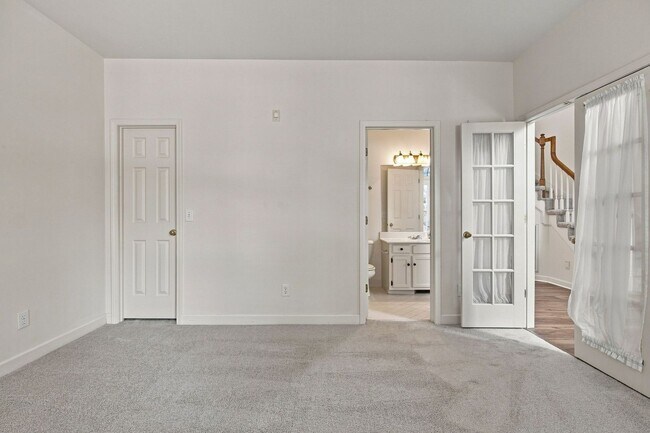 Building Photo - 605 Brelan Ct