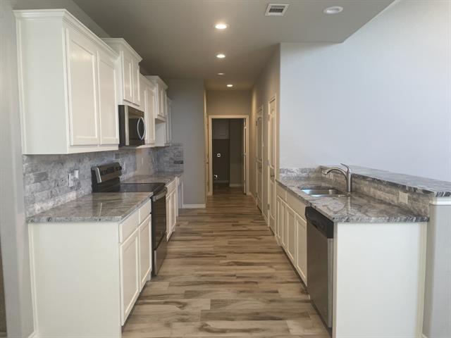 Building Photo - 3324 White Horse Dr