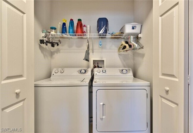 Building Photo - 8560 Violeta St