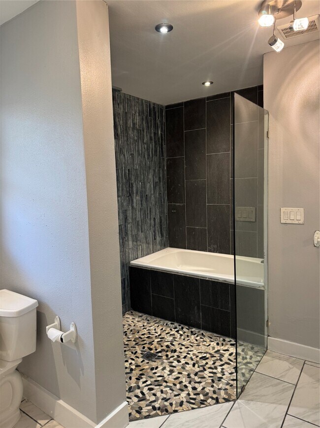 Building Photo - 7526 Dearborn St