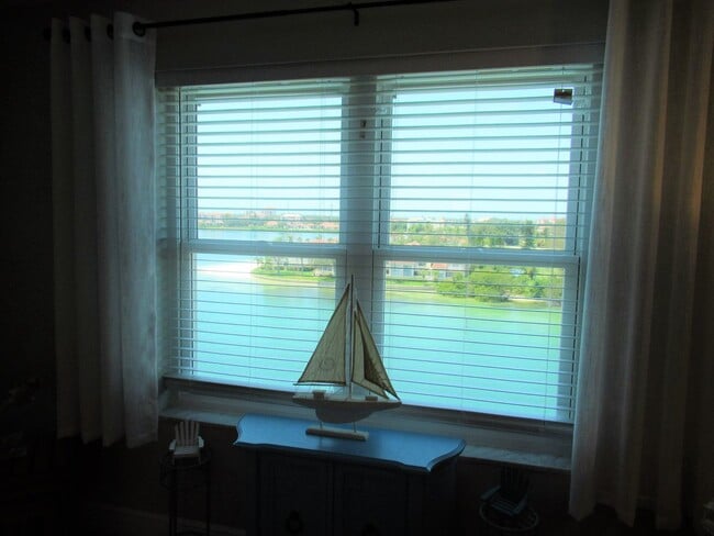 Building Photo - Waterfront 2/2 Furnished SEVEN month rental 55+ 8th Floor Point Brittany