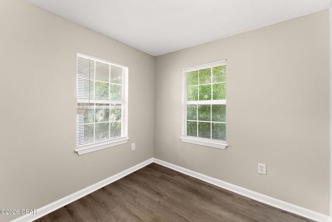 Building Photo - 119 College Ave