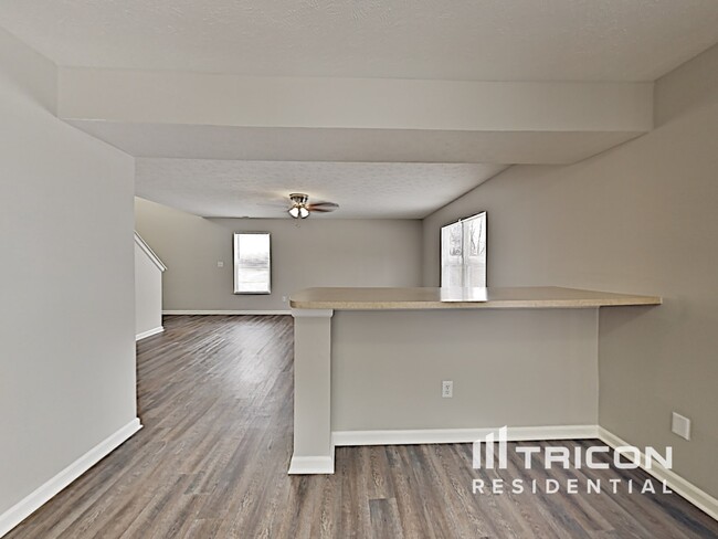 Building Photo - 6820 W Denton Dr