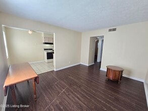 Building Photo - 3217 Springfield Dr