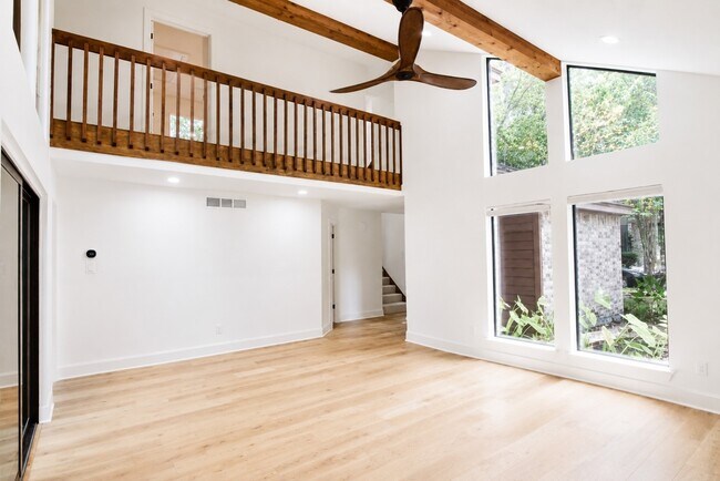 Building Photo - 15 Mallard Glen Pl