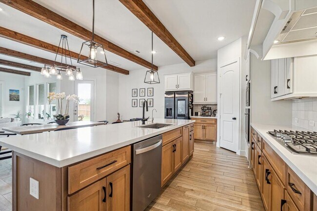 Building Photo - 28247 Clear Breeze Ct