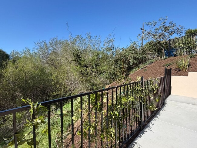 Building Photo - 1413 Shoshone St