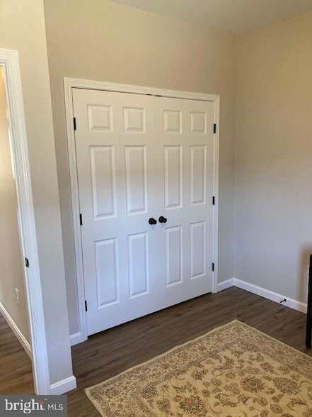 Building Photo - 376 E Main St