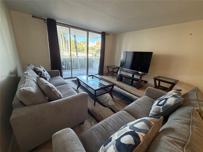 Building Photo - 2801 NE 183rd St