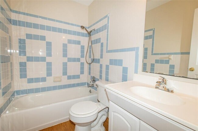 Building Photo - 6505 Clubway Ln