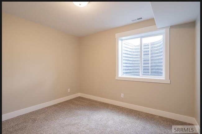 Building Photo - 4 bed 3 bath twin home in Idaho Falls 2 se...