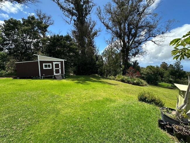 Building Photo - Piiholo Country Home