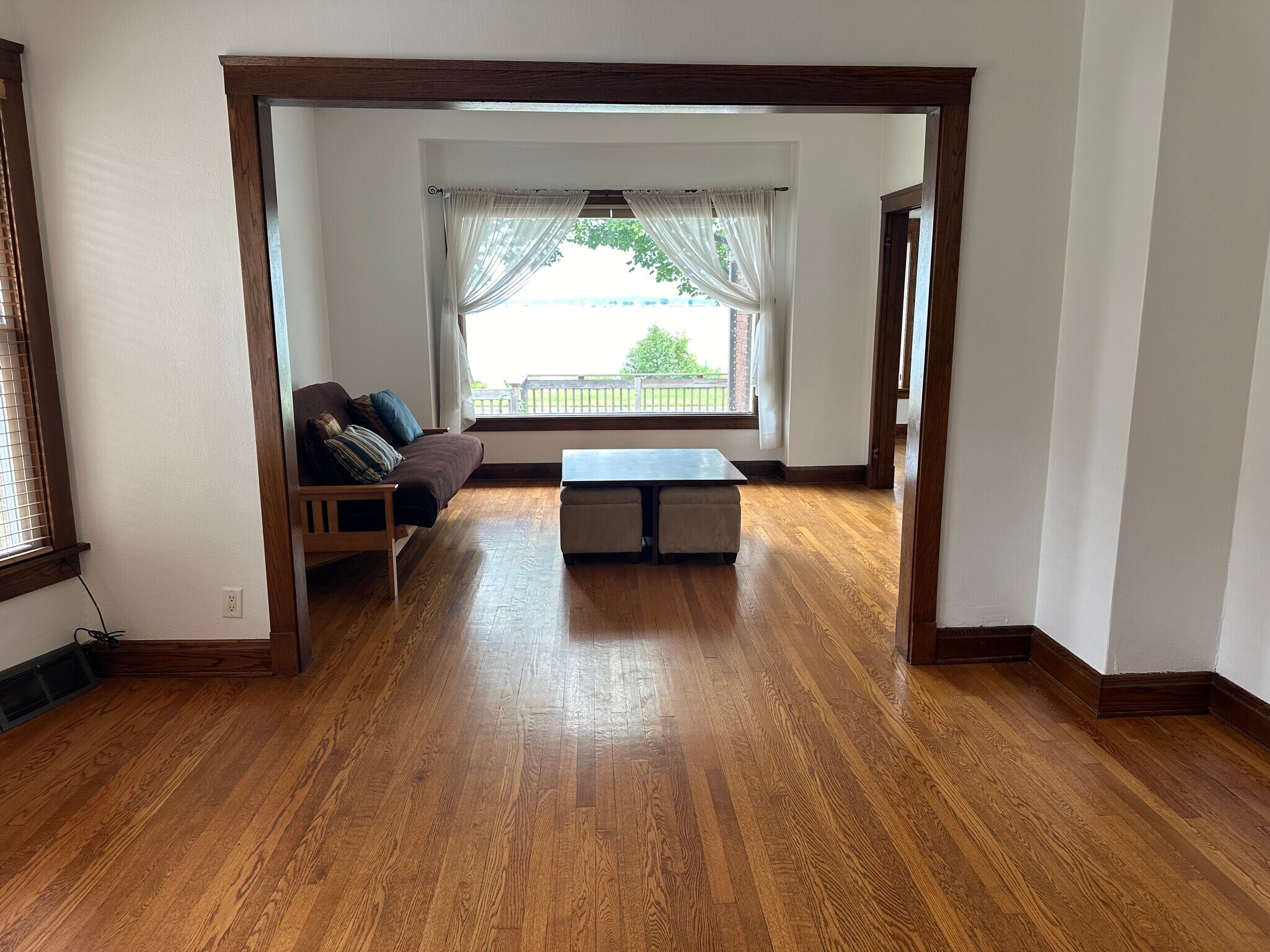 Living/Dinning - 524 W Shore Dr