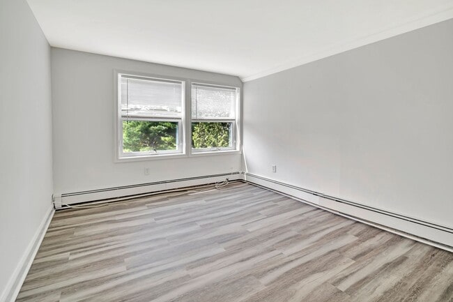 Building Photo - 1712 Linvale