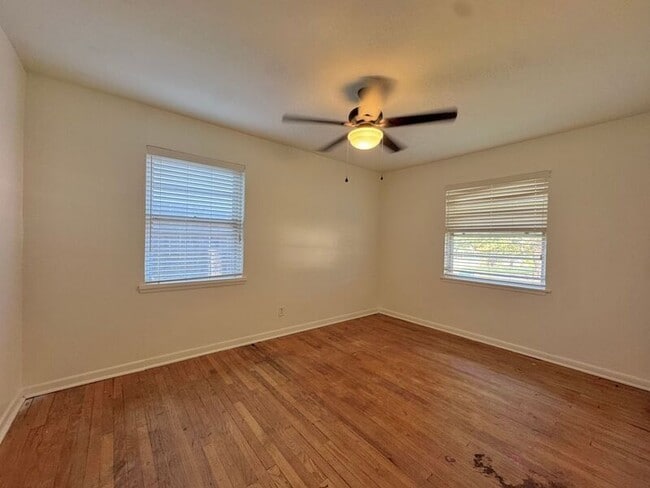 Building Photo - 103 Park Cir