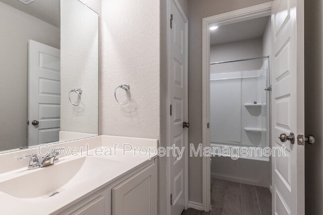 Building Photo - 5043 Segovia Way