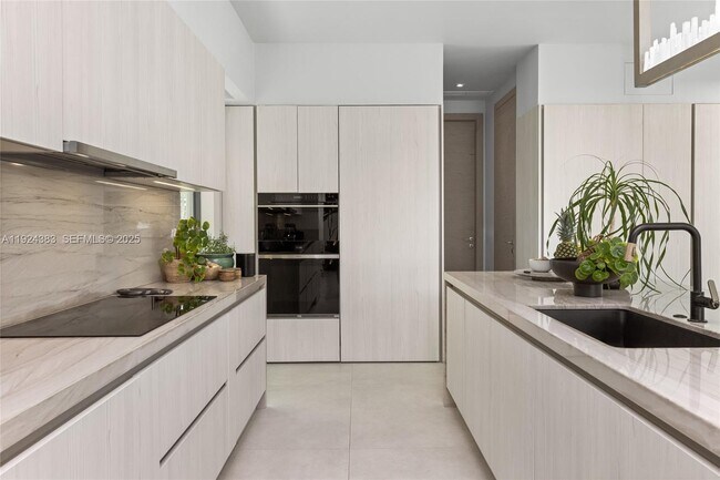 Building Photo - 773 NE 77th Terrace