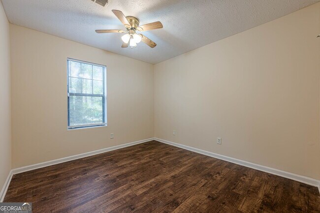 Building Photo - 3256 Brisbane Way