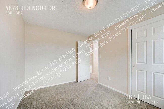 Building Photo - 4878 Ridenour Dr