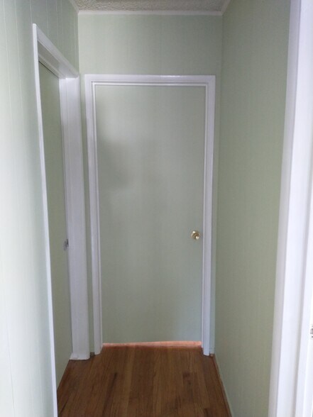 Bedroom hallway/storage - 6819 Yolanda Ave