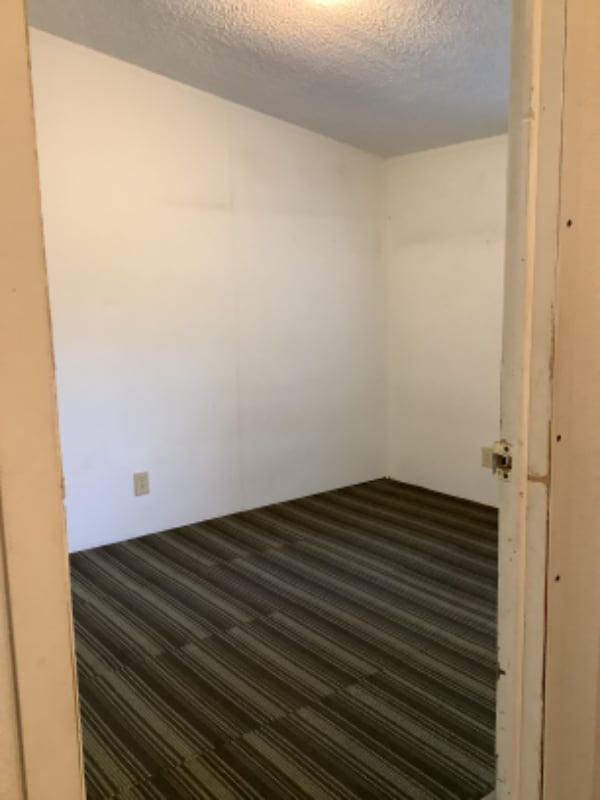 Building Photo - 9590 SW McAdoo Rd