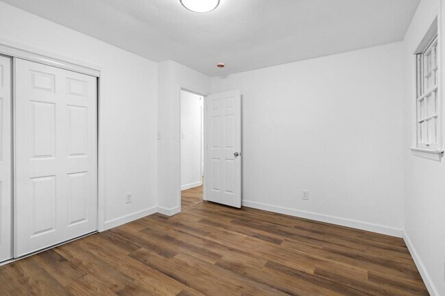 Building Photo - 3124 Shirley Dr