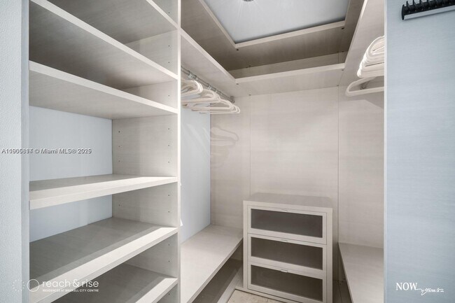 Building Photo - 88 SW 7th St