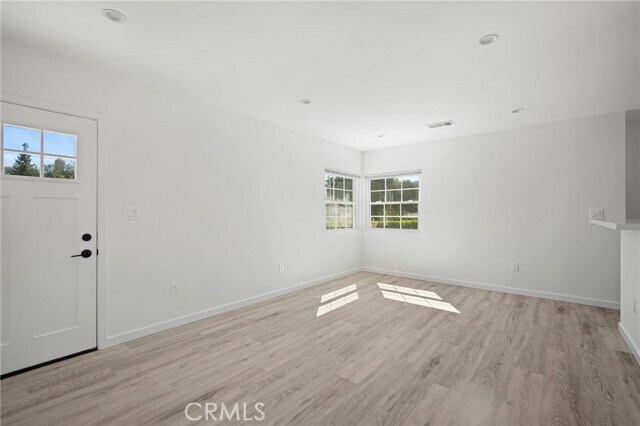 Building Photo - 317 N Kenwood St