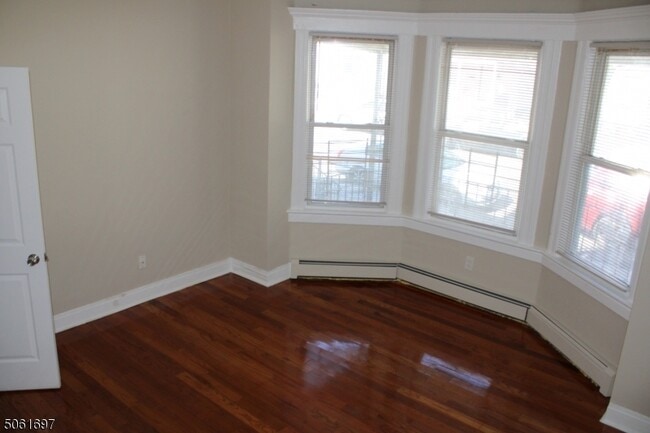 Building Photo - 48 N 18th St