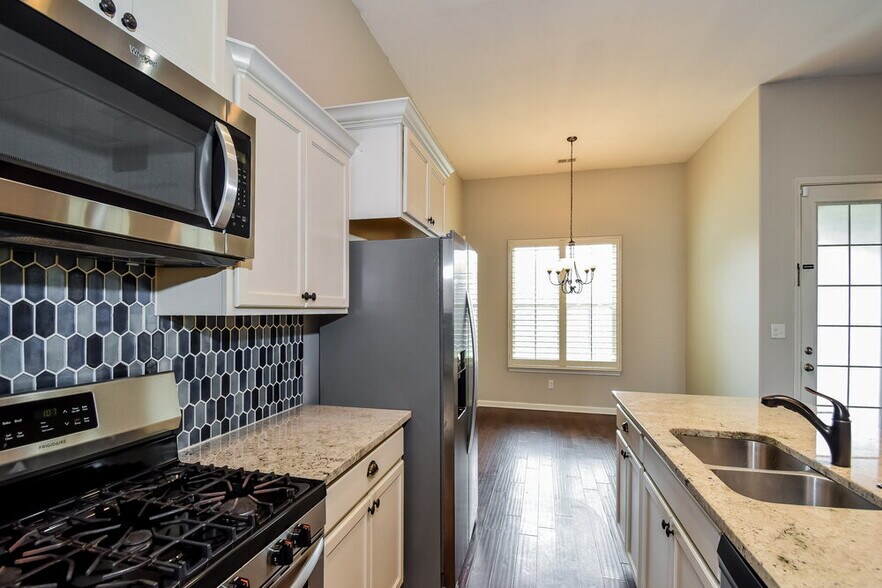 Building Photo - 430 Hidden Meadows Cove